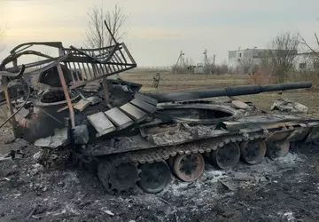 86 Panzer, 6 Flugzeuge, 7 Hubschrauber, ...