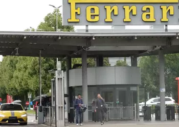 Xiaomi SU7 Ultra im Ferrari-Werk in ...