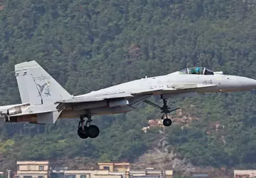 J-15-Deck-Jagdflugzeug stürzt in China während eines ...