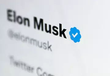 Twitter vergibt "blaue Häkchen" an alle ...