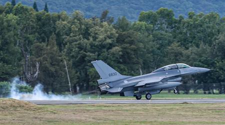Taiwan will aufgerüstete F-16 Viper-Kampfflugzeuge mit US-Raketen vom Typ AGM-88 HARM, AGM-84 SLAM und AGM-154 JSOW bewaffnen