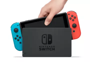 Mann für den Verkauf einer gehackten ...