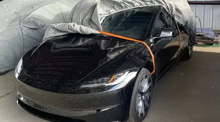 Foto des neuen Tesla Model 3 mit vom Tesla Roadster inspiriertem Design ist online aufgetaucht