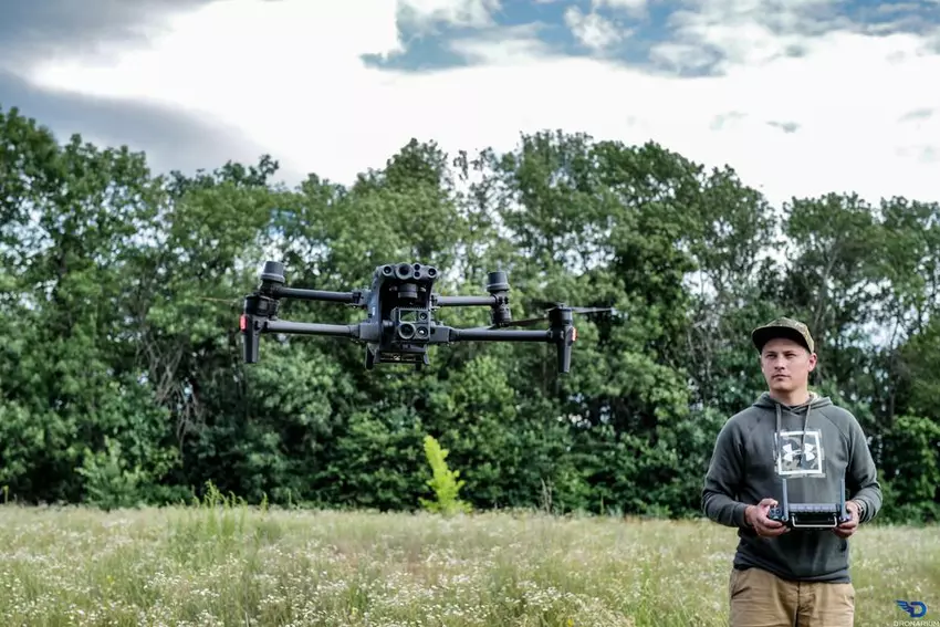 Dronarium Ukraine erhielt den neuesten industriellen Quadcopter DJI M30T für die AFU