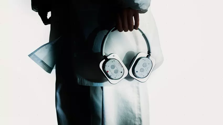 Nichts eingeführte Kopfhörer (1) - die erste Over-Ear-Kopfhörer des Unternehmens mit einem ungewöhnlichen Design und beeindruckender Akkulaufzeit