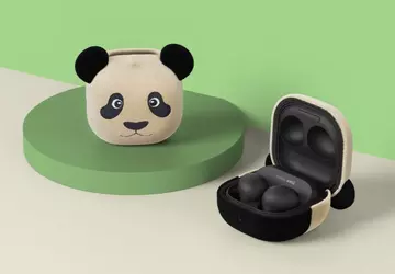 Samsung hat eine flauschige Fubao-Panda-Hülle für ...