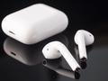 post_big/Apple-AirPods-na-stole.jpg