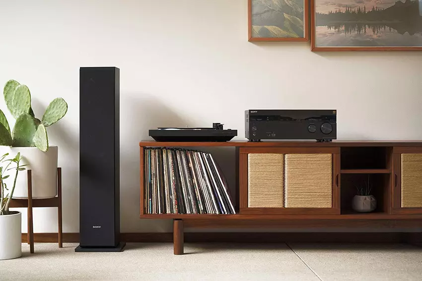 Anschluss eines Schallplattenspielers an ein Lautsprechersystem