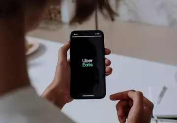 Uber Eats wird kurze TikTok-ähnliche Videos ...