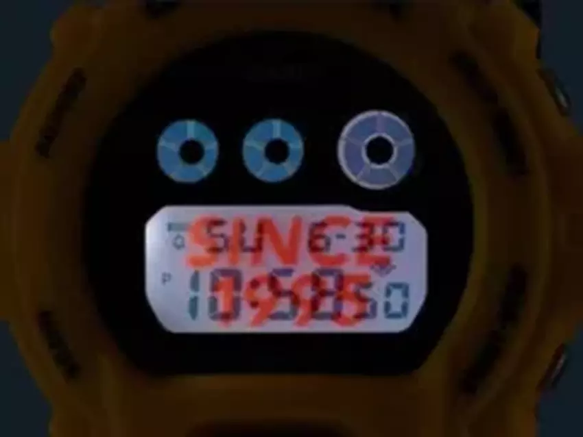 Casio G-Shock DW-6900TR Uhr mit weißer LED-Hintergrundbeleuchtung