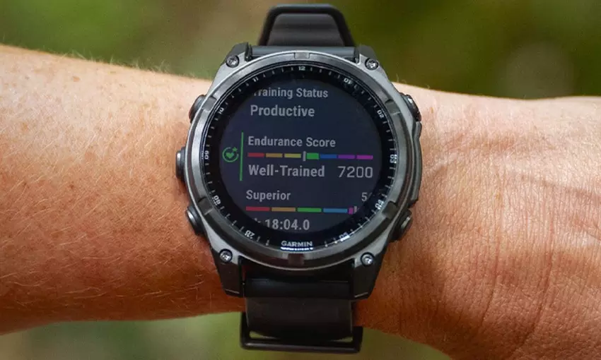 Garmin veröffentlicht Update für Fenix 8: Fehlerbehebungen für Karte, Taschenlampe und SOS