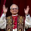 Papst Leo XIV. mit Apple Watch am Handgelenk
