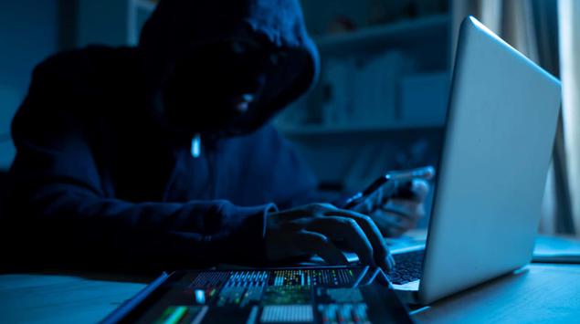 Frankreich beschuldigt russischen Militärgeheimdienst der Cyberattacken, ...