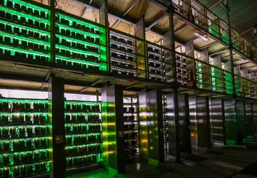 Miner begannen, Kryptowährungs-Mining-Ausrüstung mit einem Rabatt ...