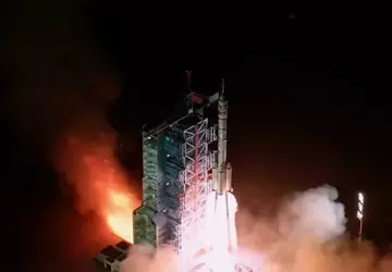 China schickte die Mission Shenzhou-21 mit ...