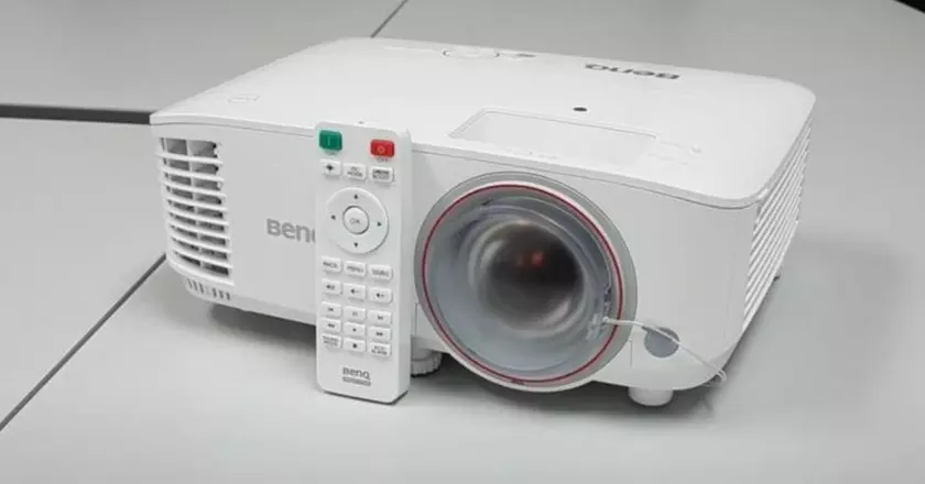 BenQ TH671ST beamer kleines zimmer