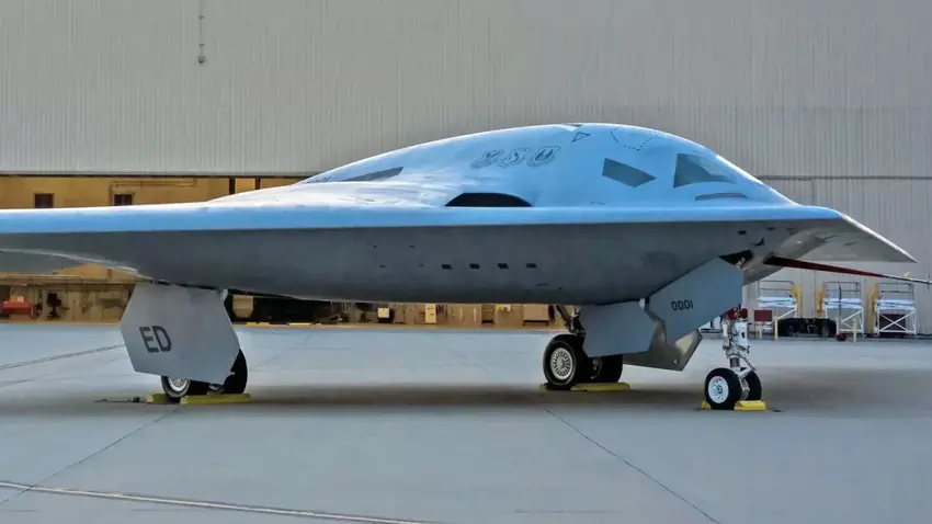 Der erste Vorserienbomber B-21 Raider