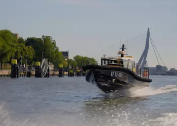 Der Hafen von Rotterdam hat ein ...