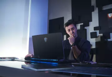 MSI kündigt Titan GT77 mit 4K-Bildschirm ...