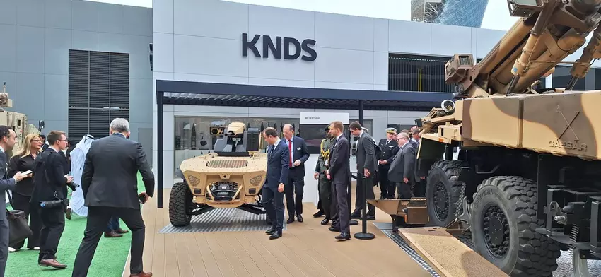 Neuer mit einer 30-mm-Kanone bewaffneter Roboter Centurio X-30 in Frankreich vorgestellt