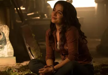 Neue Feinde, Enthüllungen über die Vergangenheit ...