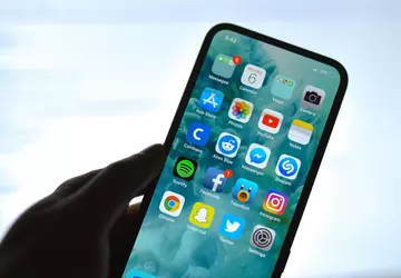 Apple-Smartphones könnten 2026 eine Frontkamera unter ...