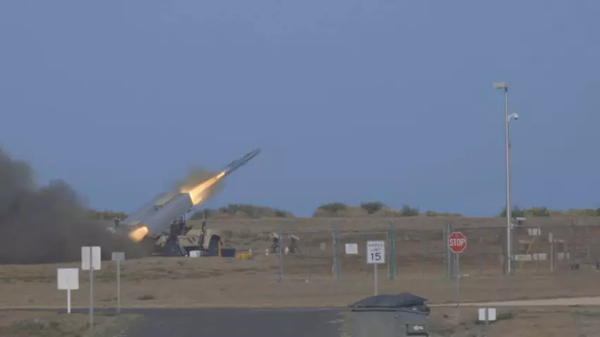 Start des NSM von der unbemannten Bodenrakete NMESIS