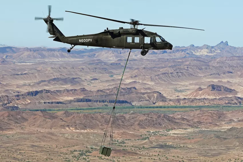Ein unbemannter Hubschrauber vom Typ Sikorsky UH-60M Black Hawk transportiert während der Übung Convergence 2022 Fracht. Illustration: Lockheed Martin