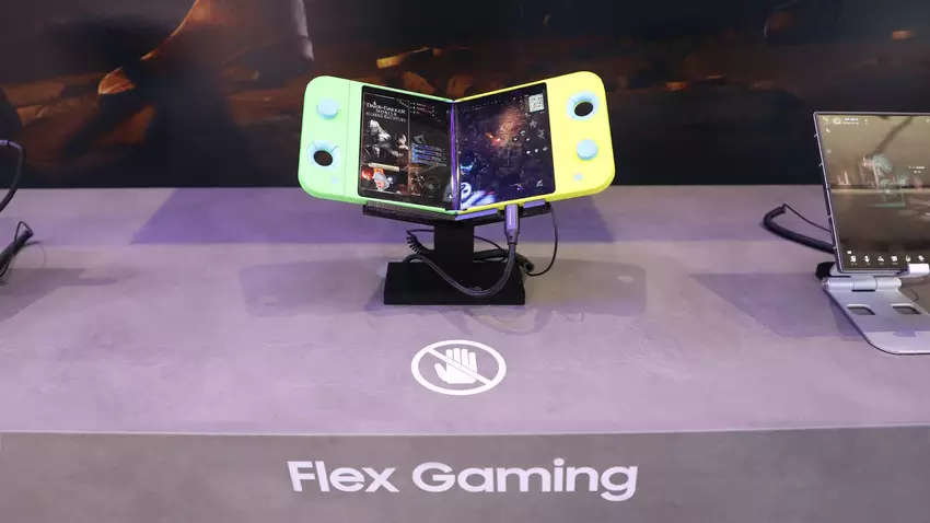 Samsung hat ein Konzept für eine Flex-Gaming-Konsole vorgestellt, die sich in der Hälfte falten lässt