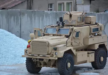 AFU setzt gepanzerte US Cougar-Fahrzeuge ein