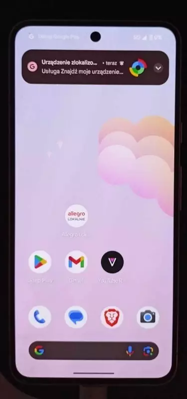 Google Pixel 8 Smartphone, das 4 Tage in einem heißen Bad überlebt hat