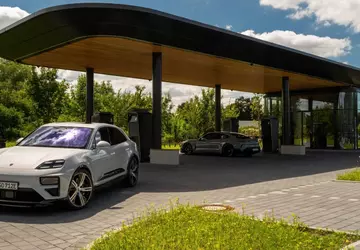 Porsche wird sein Netzwerk von Ladestationen ...