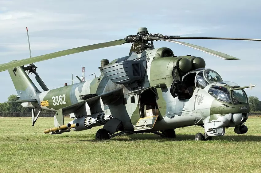 Die ukrainischen Streitkräfte zeigten zum ersten Mal die Feuerarbeit des tschechischen Hubschraubers Mi-24V (Video)