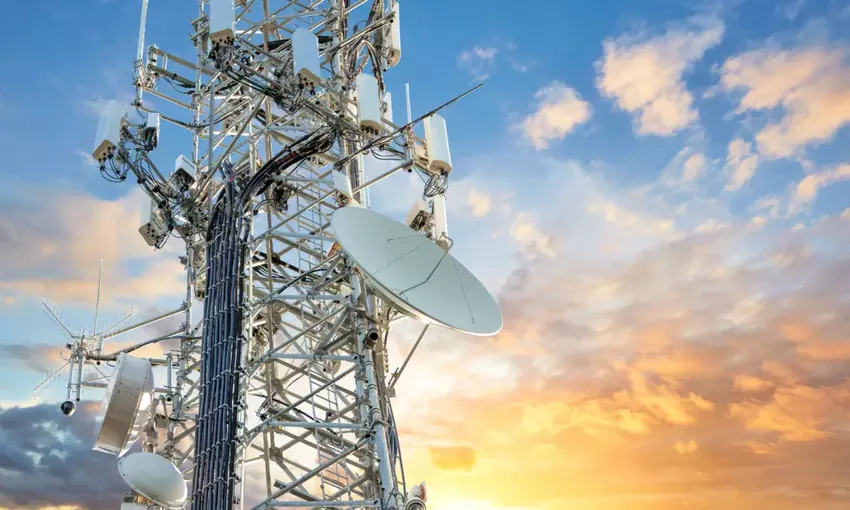 Der Chinese stahl die Chips der Basisstation für 45.000 Dollar, verkaufte sie für 900 Dollar und gab das gesamte Geld für Glücksspiele aus