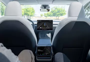 Musk verspricht, dass der Robotaxi-Service bis ...