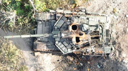 Russischer modernisierter T-90 "Breakthrough"-Panzer, der bis zu 4,5 Mio. $ kostet, wird zusammen mit dem neuen BMP-3M-Panzer auf eigenen Minen zerstört