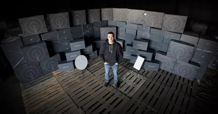 Polen übergibt 1.570 Starlink-Terminals an die Ukraine