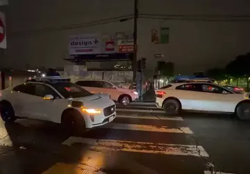 Waymo Robotaxis verursachten Verkehrsstaus während eines ...