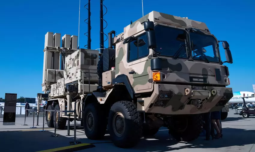 Medien: Die Ukraine will 11 IRIS-T SLM Boden-Luft-Raketensysteme von Deutschland kaufen, der Vertrag hat einen Wert von 1.500.000.000 Euro und kann 5 Jahre dauern