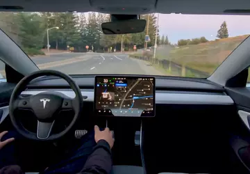 Kalifornien verbot Tesla, sein Fahrerassistenzsystem Full ...