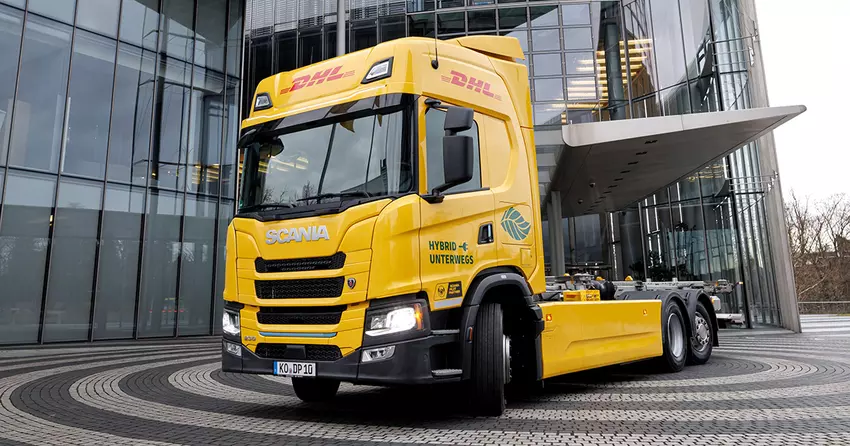Bis zu 800 km Reichweite und Betankung an jeder Tankstelle: Scania und DHL testen einen Elektro-Lkw mit einem Benzin-Generator.