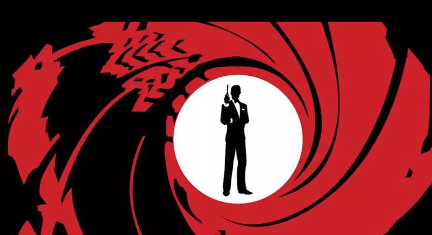 Die Entwicklung des neuen James Bond-Films wird von David Heyman, dem Produzenten aller Harry Potter-Teile, und Amy Pascal, der Autorin der letzten Spider-Man-Trilogie, geleitet.