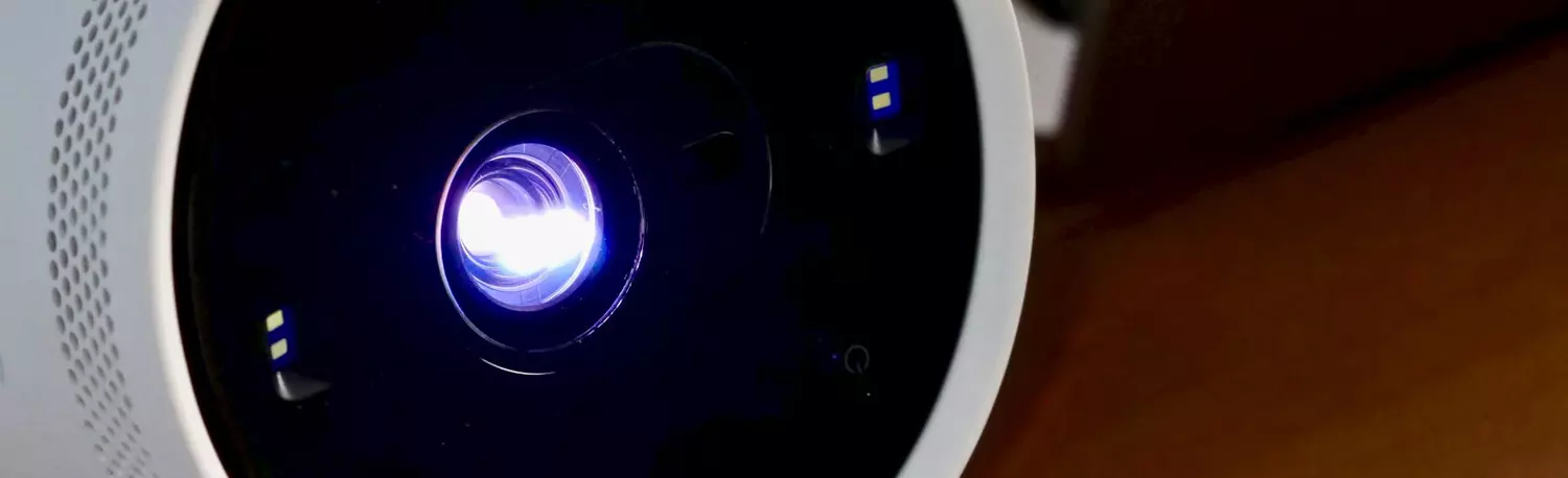 Nach welchen Kriterien werden die Projektoren bewertet?