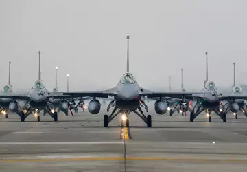 Taiwan rüstet F-16V Fighting Falcon-Kampfflugzeuge angesichts ...