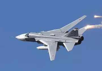 Su-24M Frontbomber stürzte in Russland während ...