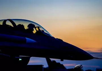 Biden genehmigt die Ausbildung ukrainischer Piloten ...