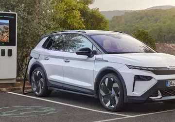 Elektroautos übertreffen zum ersten Mal Benzinautos ...