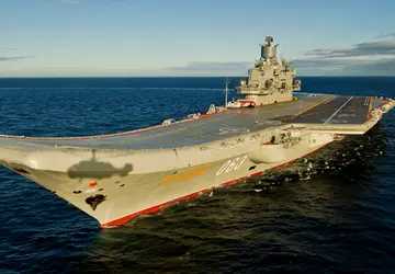 Der einzige russische Flugzeugträger Admiral Kusnezow ...