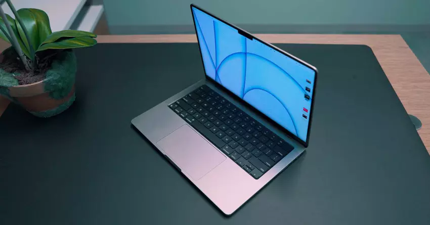 Hier ist ein nicht professioneller Blick darauf, wie sich das neue 14-Zoll-MacBook Pro schlägt