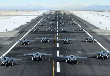 2022 wird die US-Luftwaffe 12 F-35 ...